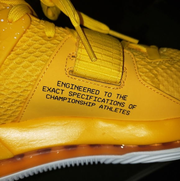 Yellow Nike AIRFORCE MAX II 2 SHOES SNEAKERS 12 - Picture 2 of 10